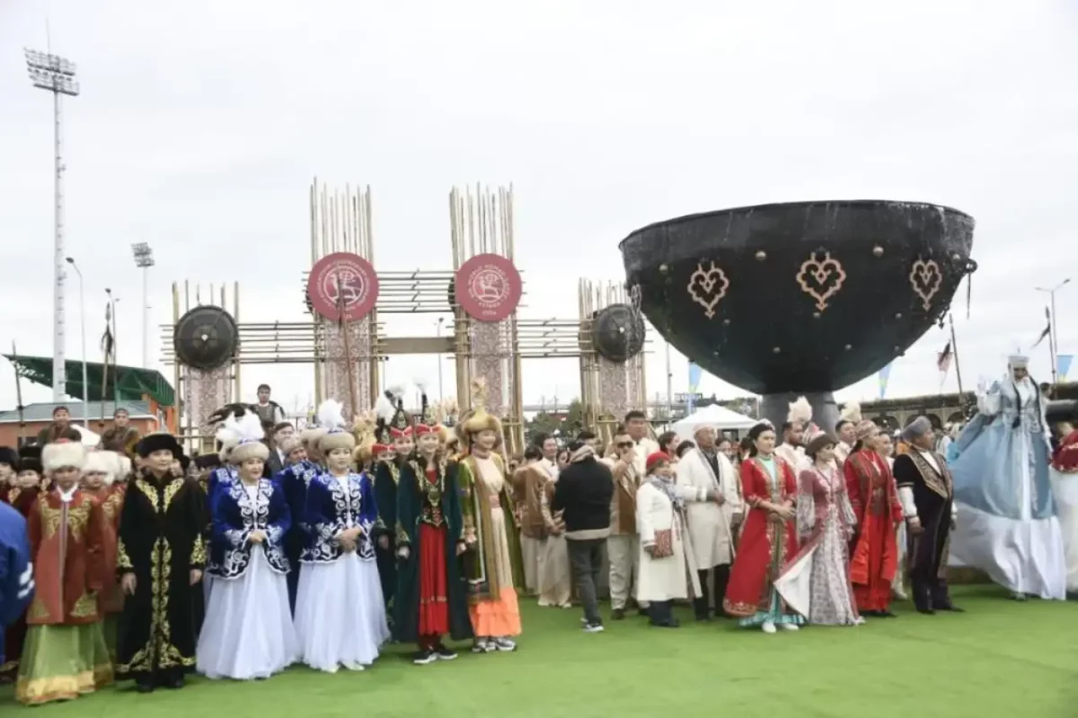 Көйлек астындағы фетиш Көйлек астындағы фетиш