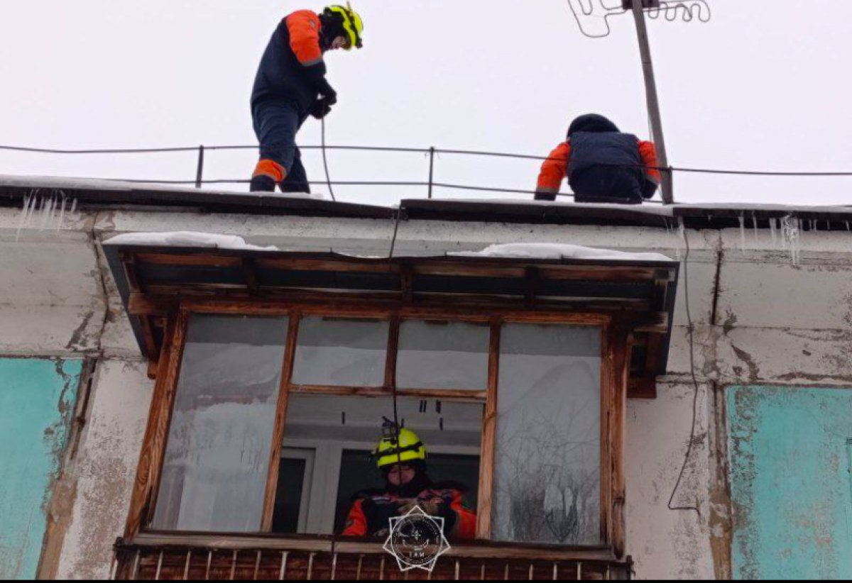 Две пенсионерки сломали ноги дома и не могли открыть двери медикам в Петропавловске