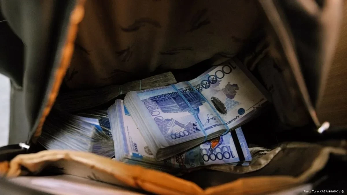 Бухгалтера подозревают в хищении стипендий и командировочных на 250 миллионов тенге в колледже Мангистау