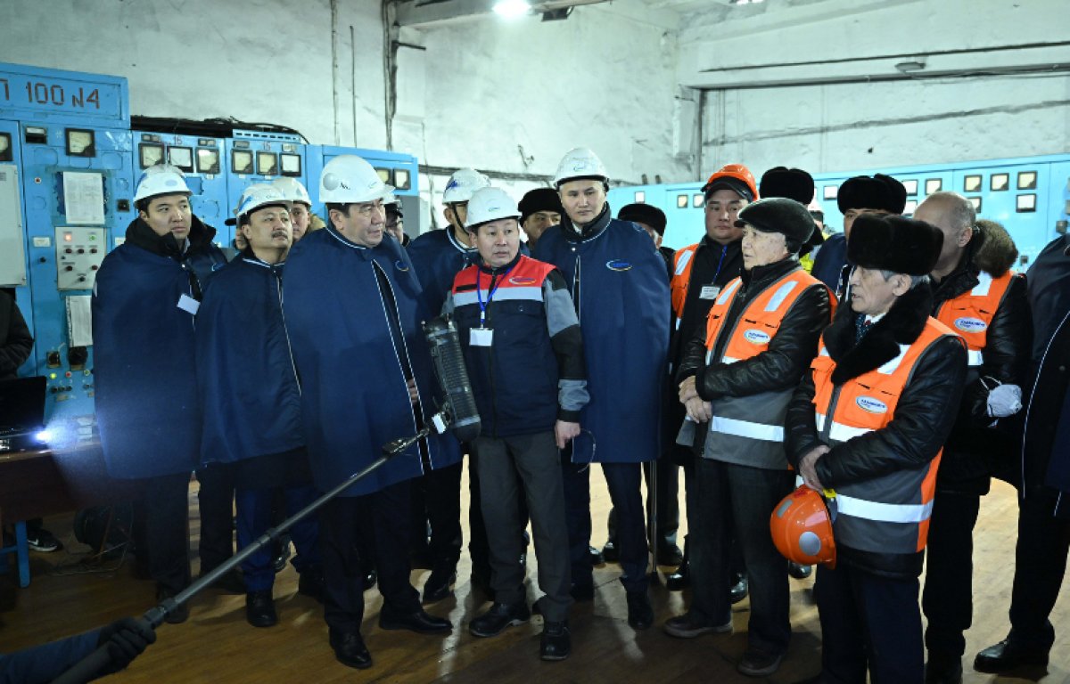 Проблемы «черного снега» и питьевой воды обсудили депутаты с жителями Улытау