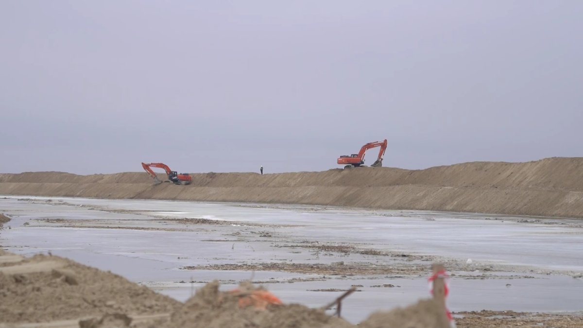 ҚР Парламенті Мәжілісінің депутаттары Атырау облысындағы Жем өзені мен Құрсай өзектерінің түбін тереңдету жұмыстарымен танысты