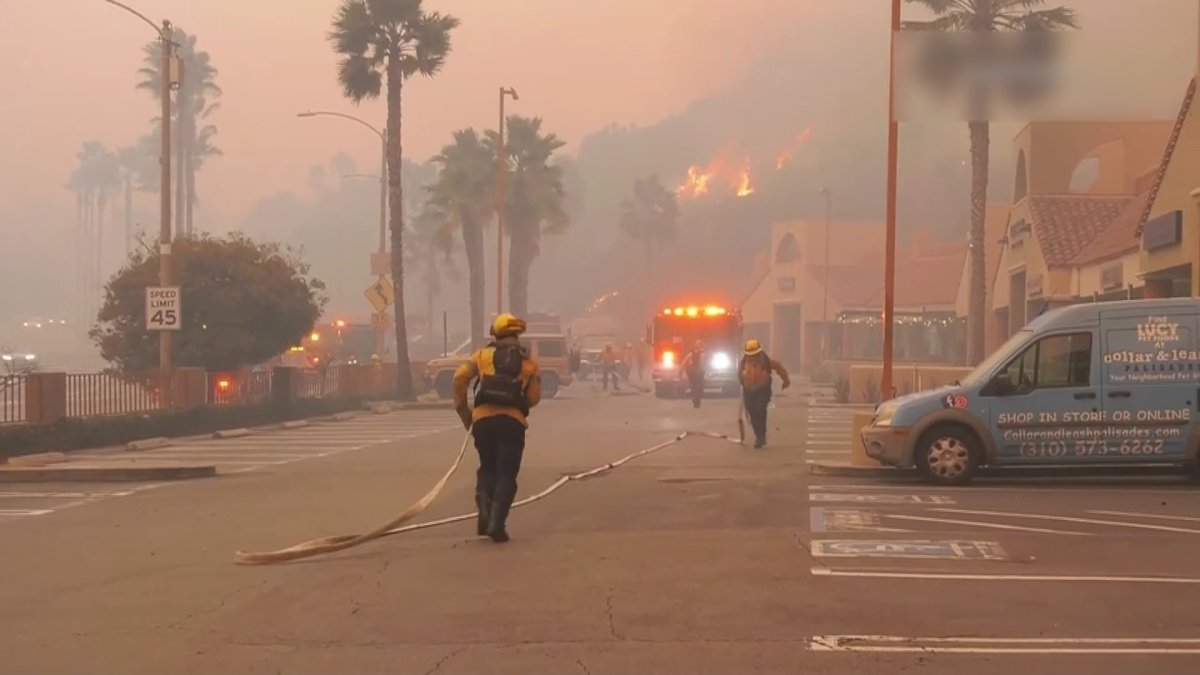 Источником первого возгорания в Калифорнии мог быть запуск фейерверков в Новый год, The Washigton Post