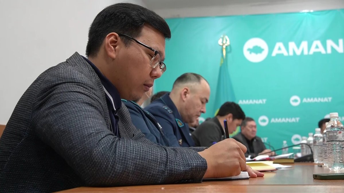 В Уральске прошла встреча мажилисмена с представителями правоохранительных органов