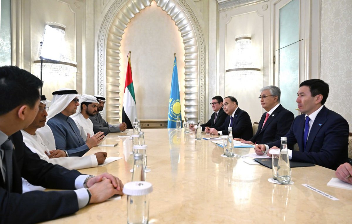 Токаев провел встречу с главным исполнительным директором компании Masdar Мухаммедом Аль-Рамахи.