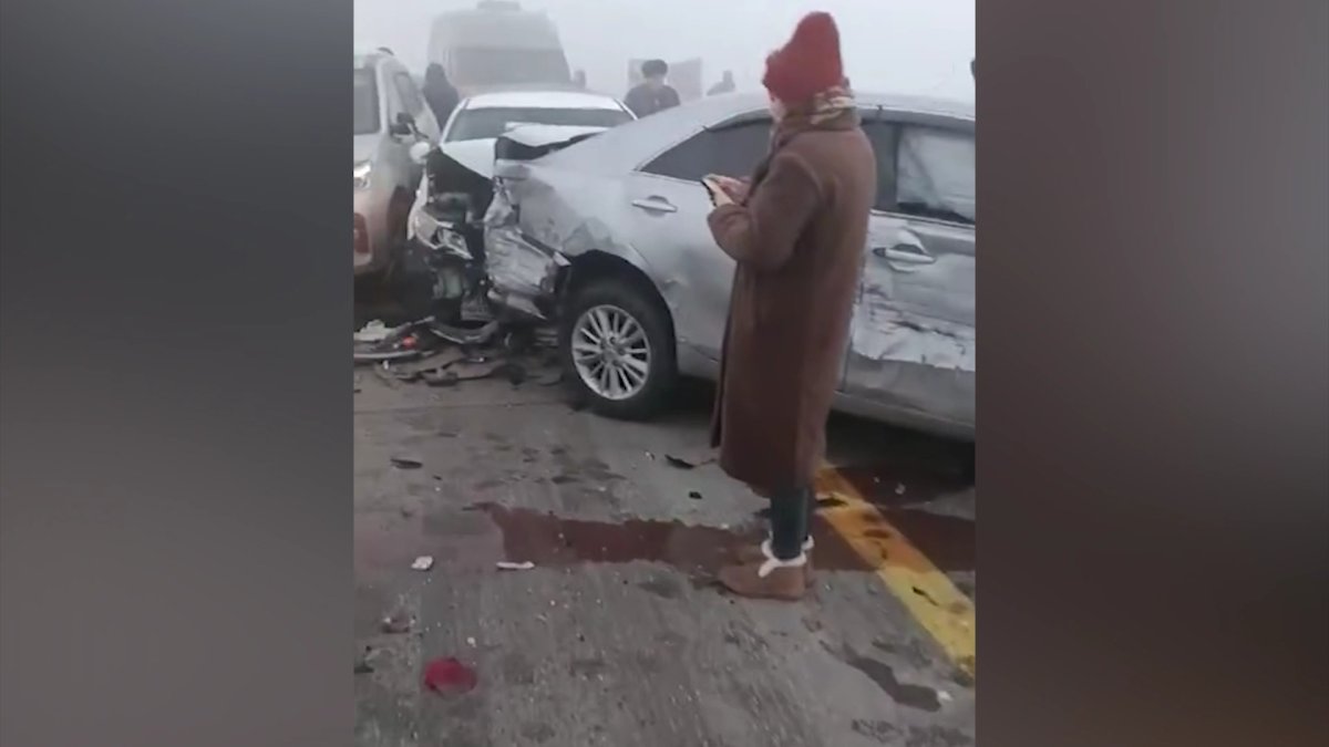 18 автомобилей столкнулись на трассе Алматы - Усть-Каменогорск