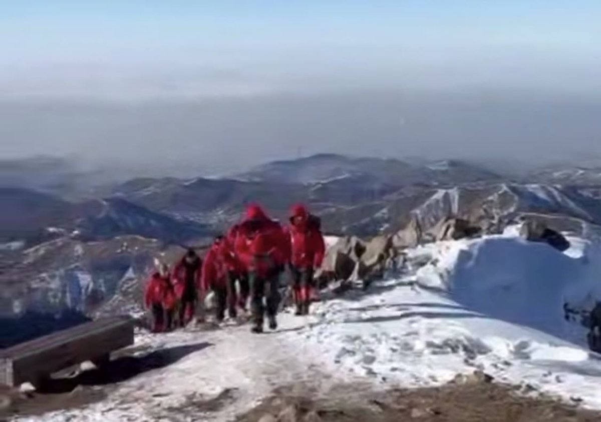 Трое суток искали туриста в горах Алматы