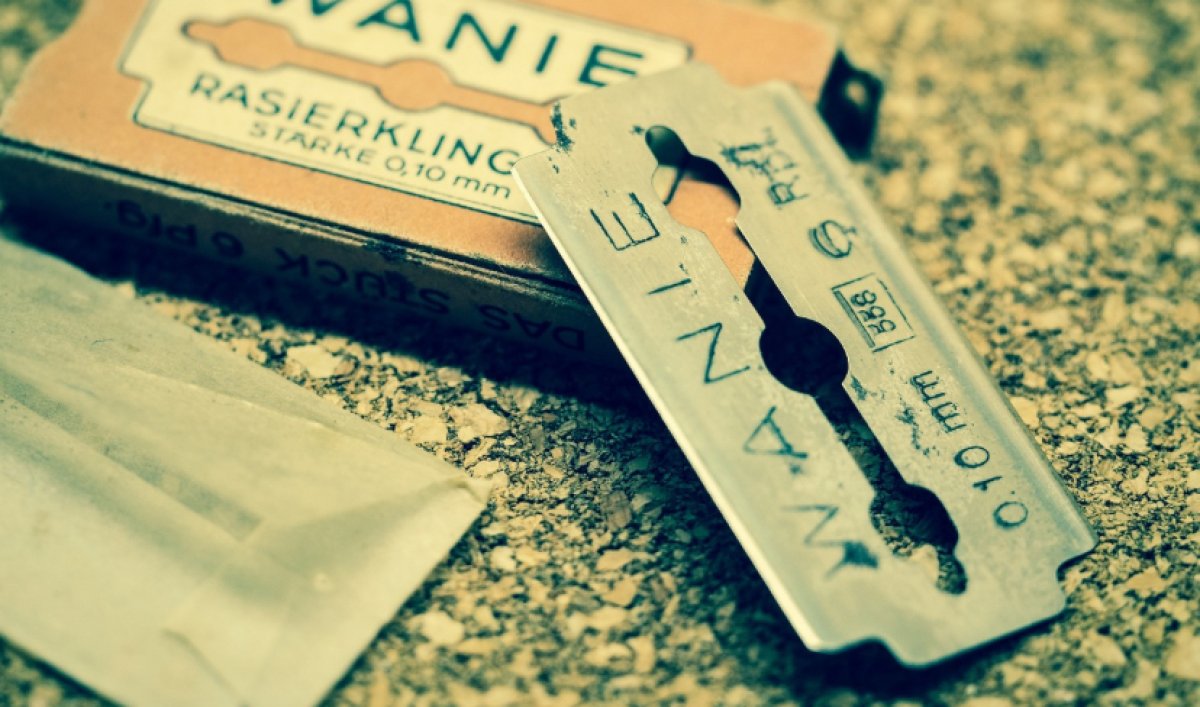 Женщина вскрыла себе вены в Алматинской области