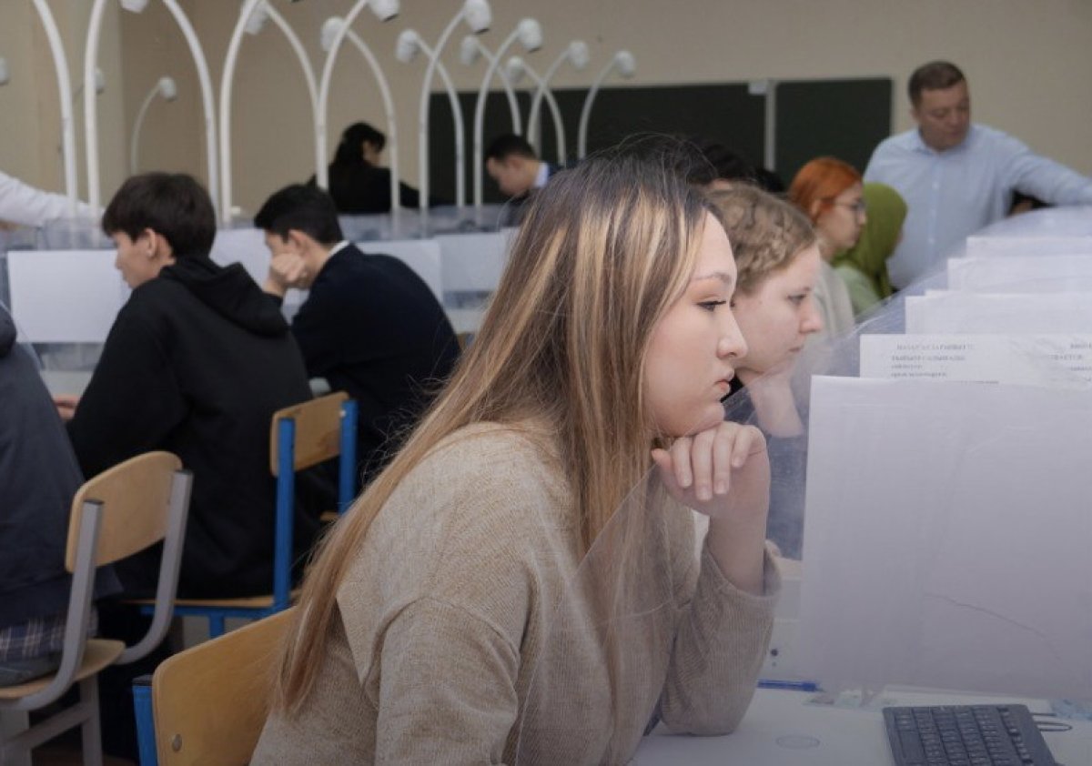 Около половины не набрали пороговый балл: первые итоги ЕНТ-2025 озвучили в Миннауки