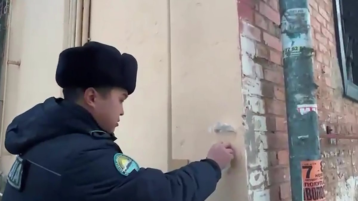 В ВКО уничтожено  более 100 граффити с рекламой наркотиков