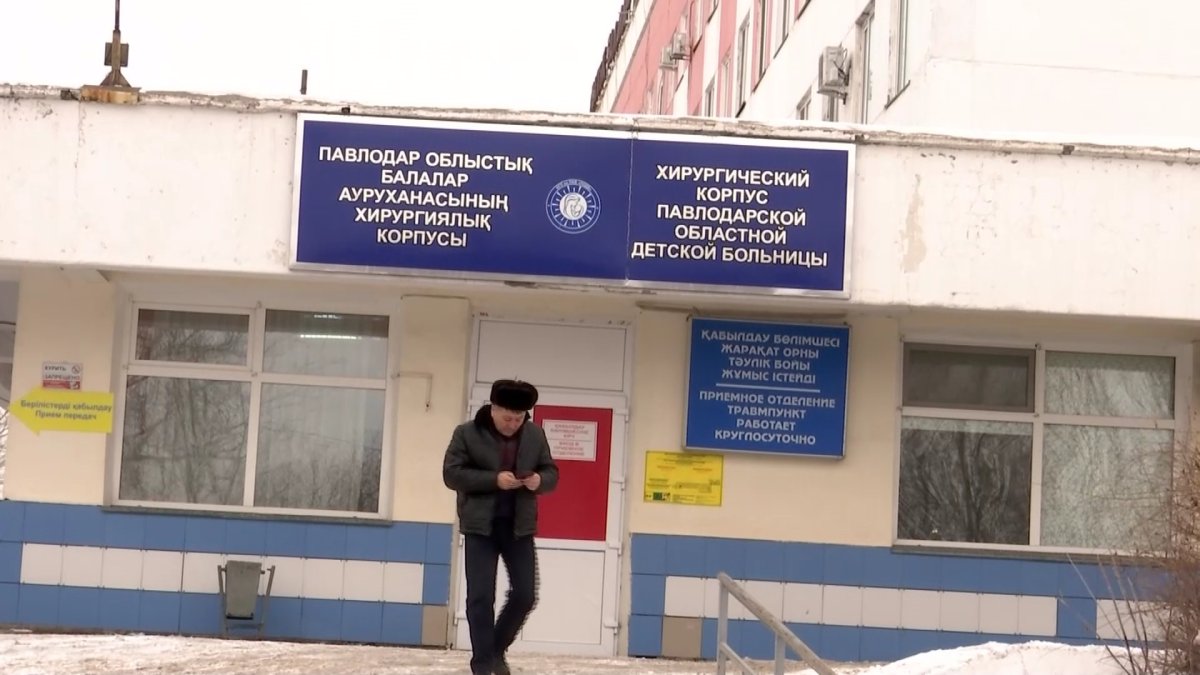 Отчима подозревают в избиении двухлетней падчерицы в Павлодаре