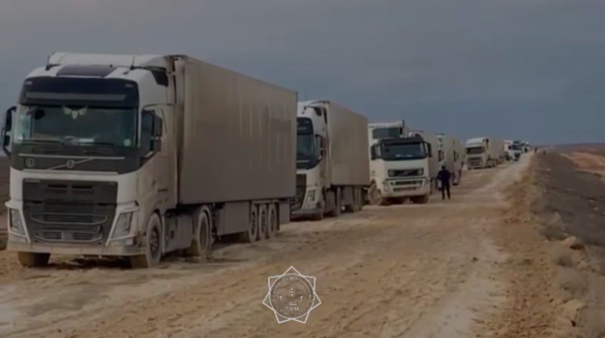 Полсотни дальнобойщиков застряли на трассе «Казахстан - Туркменистан»