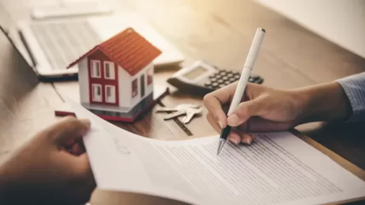 Оралда ер адам өз пәтеріне 100-ге жуық адамды тіркеген