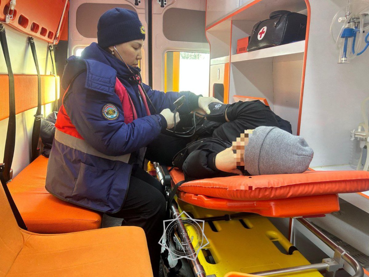 Один человек пострадал и десятки эвакуированы при пожаре в Уральске