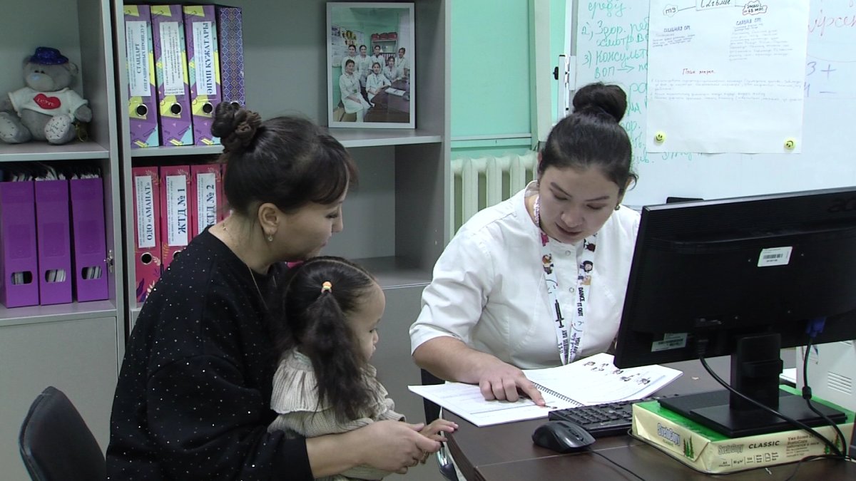 675 патронажных медсестер в столице помогают семьям справляться с разными трудностями