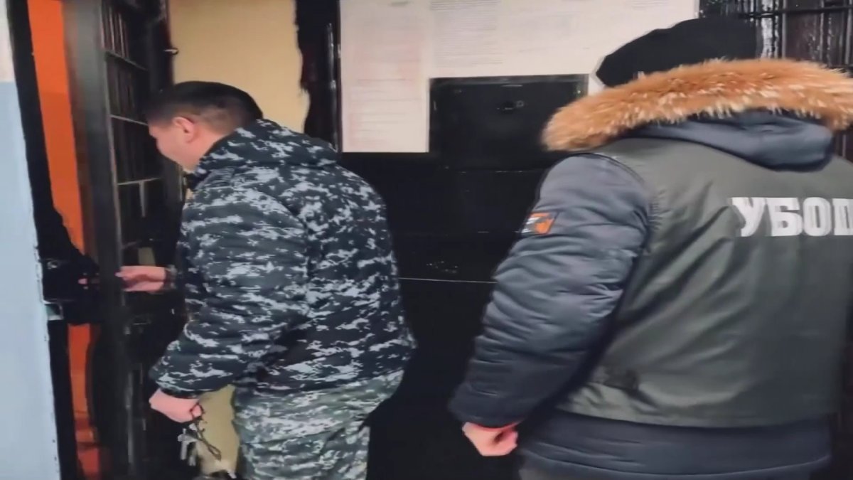 Оралдық студенттерді бопсалаған қыздар ұсталды