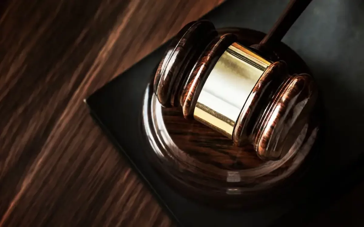Өскеменде адам өлімімен аяқталған жол апатына себепкер жүргізуші 2 жылға сотталды