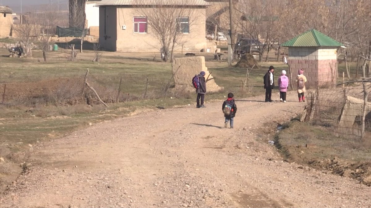 «Көзіме еріксіз жас келеді»: Депутатты кім жылатты?