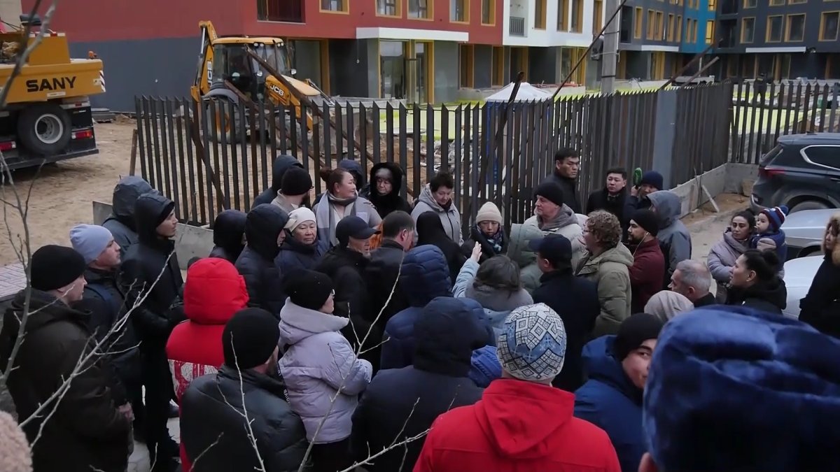 Жители Актау возмущены захватом общегородской территории со стороны строительной компании