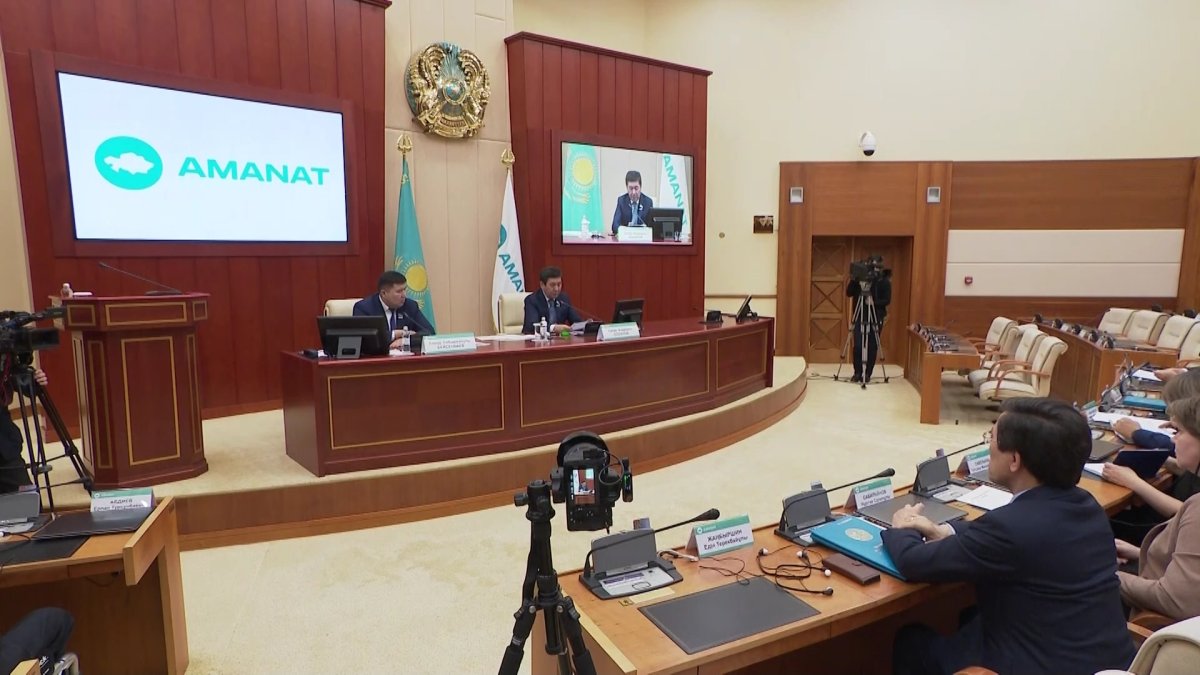 Реализацию поручений Главы государства обсудили депутаты  фракции «Amanat» в мажилисе