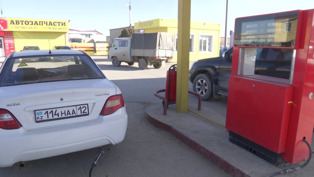 В Казахстане с 1 февраля вырастут предельные цена на автогаз: водители спешат купить топливо по старой цене
