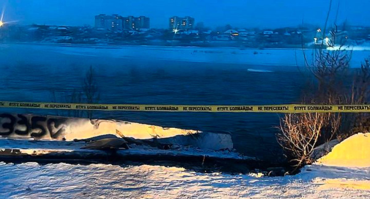 Гонщик с пассажирами сорвался с обрыва в Иртыш