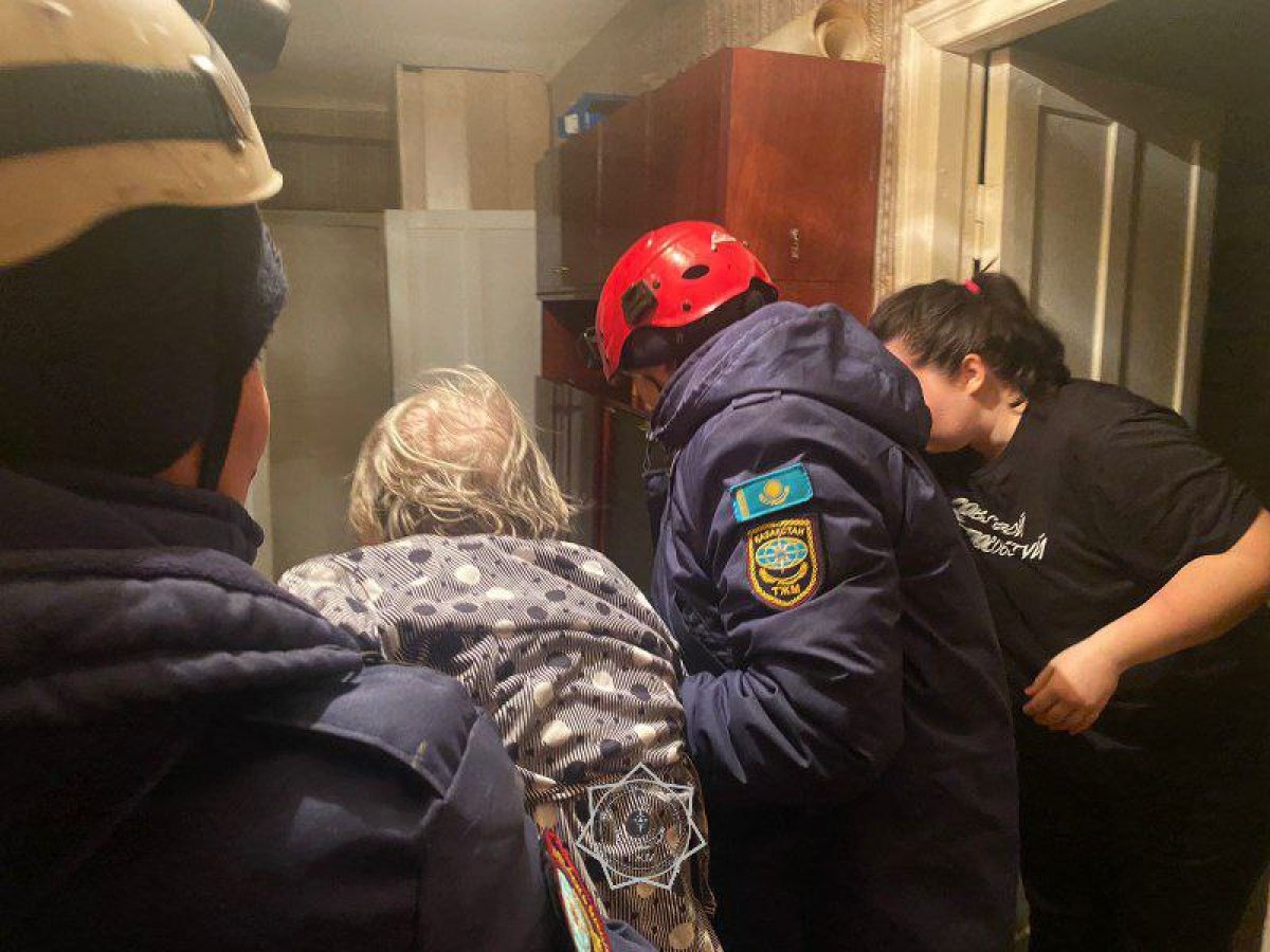 90-летнюю бабушку спасли в Кокшетау