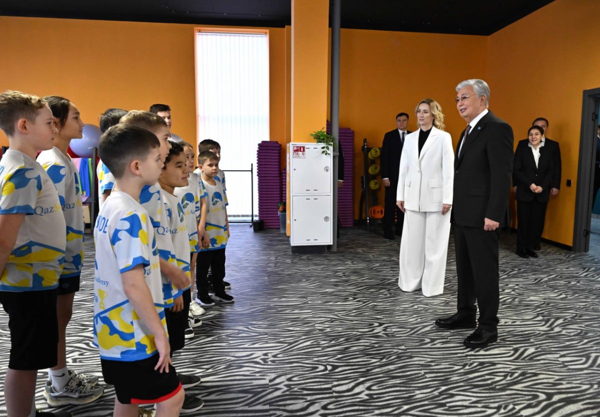 Глава государства посетил QazSwimAcademy