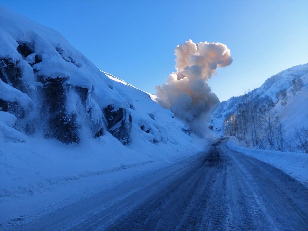 О сложной лавинной обстановке в ВКО сообщили спасатели