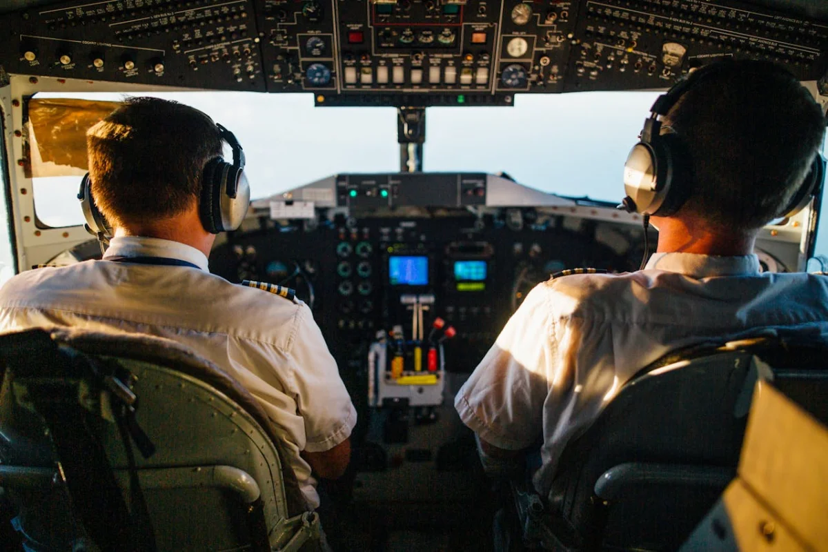 Пилоты Qazaq Air пожаловались на низкие зарплаты и усталость