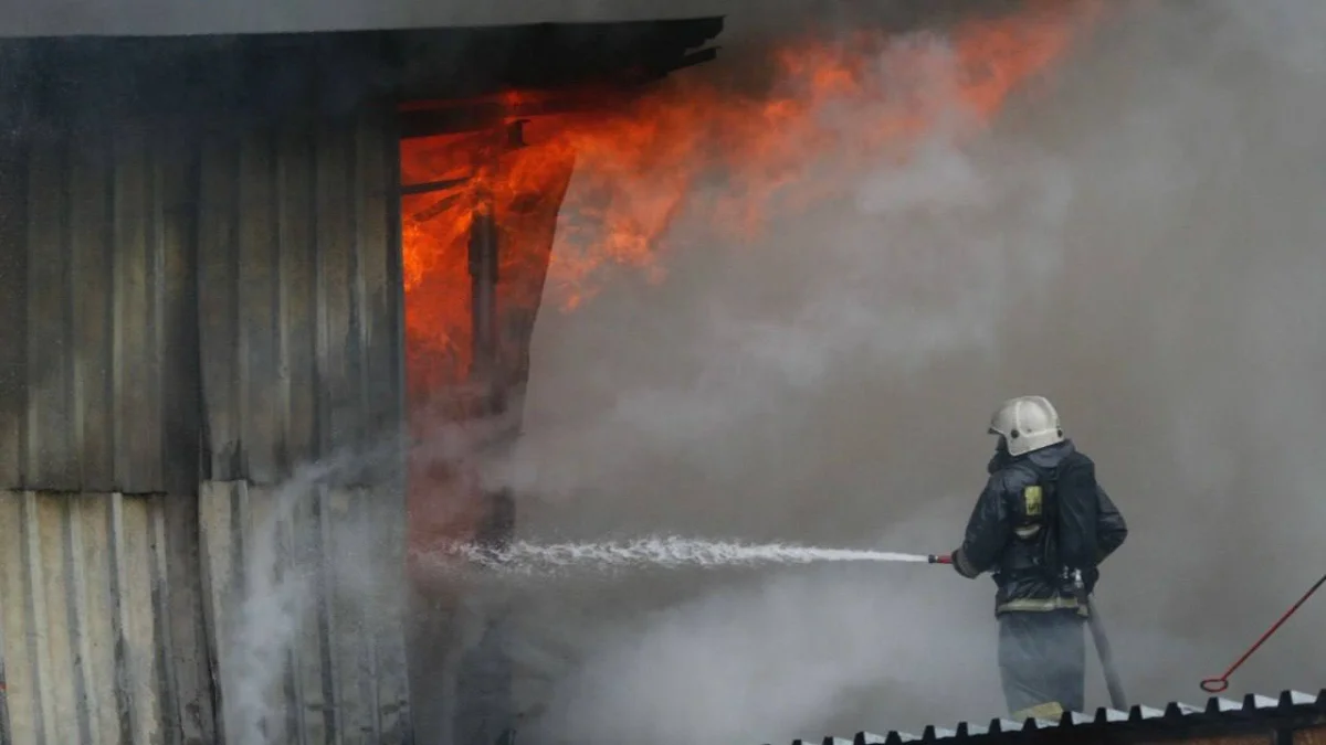 Қонақүй өртеніп, 60 адам эвакуацияланды
