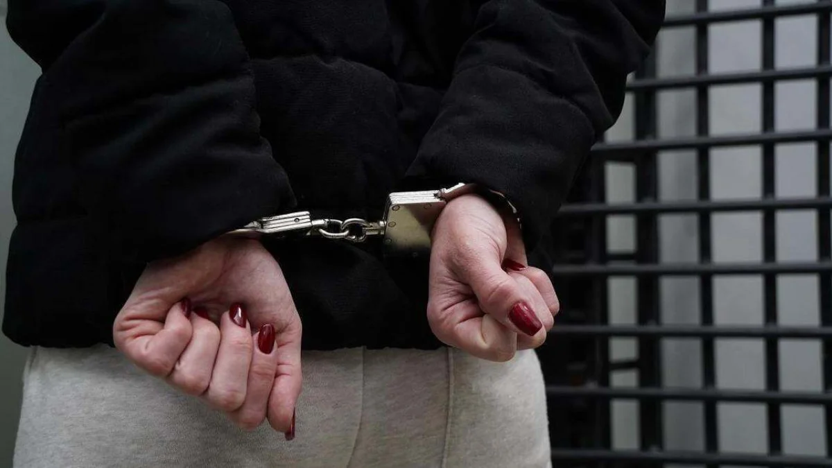 Женщина два года подряд выманивала миллионы тенге у жителя ЗКО