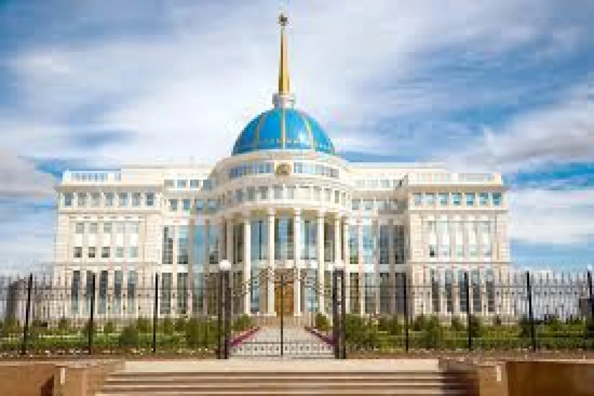 Президент Республика күні қарсаңында бір топ азаматты мемлекеттік наградалармен марапаттау туралы Жарлыққа қол қойды
