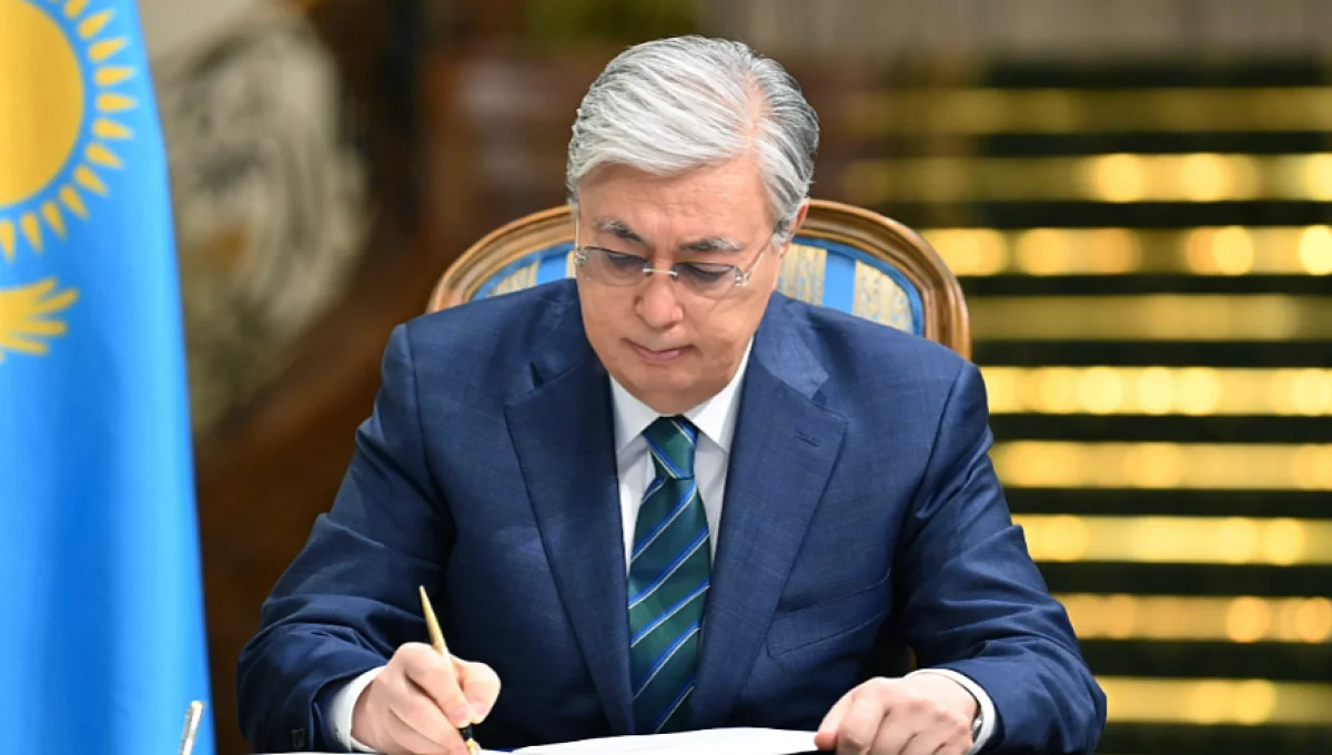 Президент Казахстана наградил выдающихся граждан в честь Дня Республики