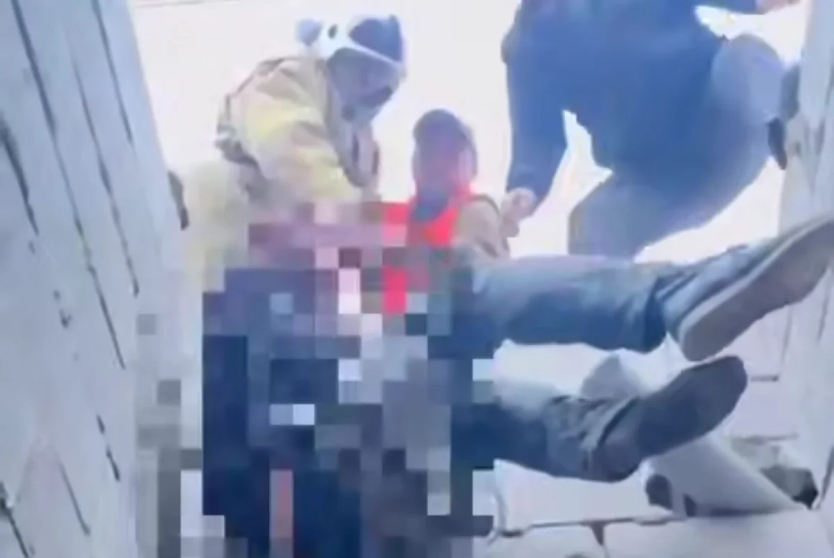 ЧП в Байкенте: мужчина провалился в четырёхметровую яму