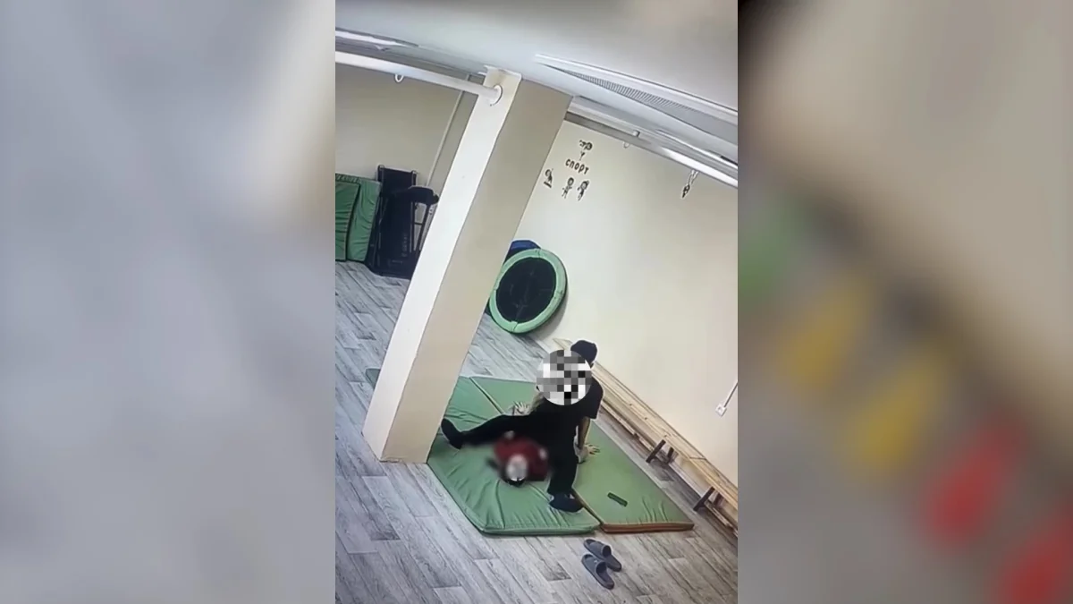 Учителя физкультуры подозревают в избиении девочки с особенностями развития в Экибастузе