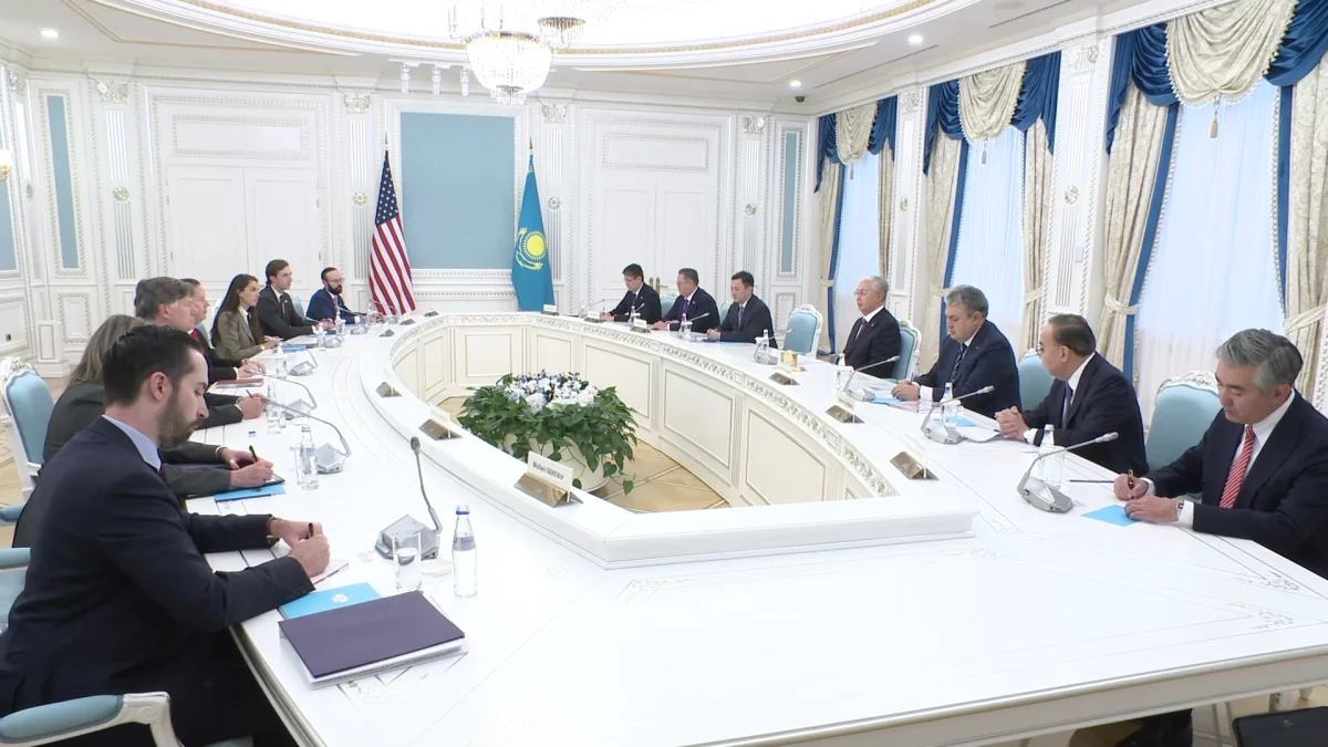 К. Токаев встретился со Спецпредставителем Президента США по Южной и Центральной Азии и первым заместителем Госсекретаря США Кристофером Ландау
