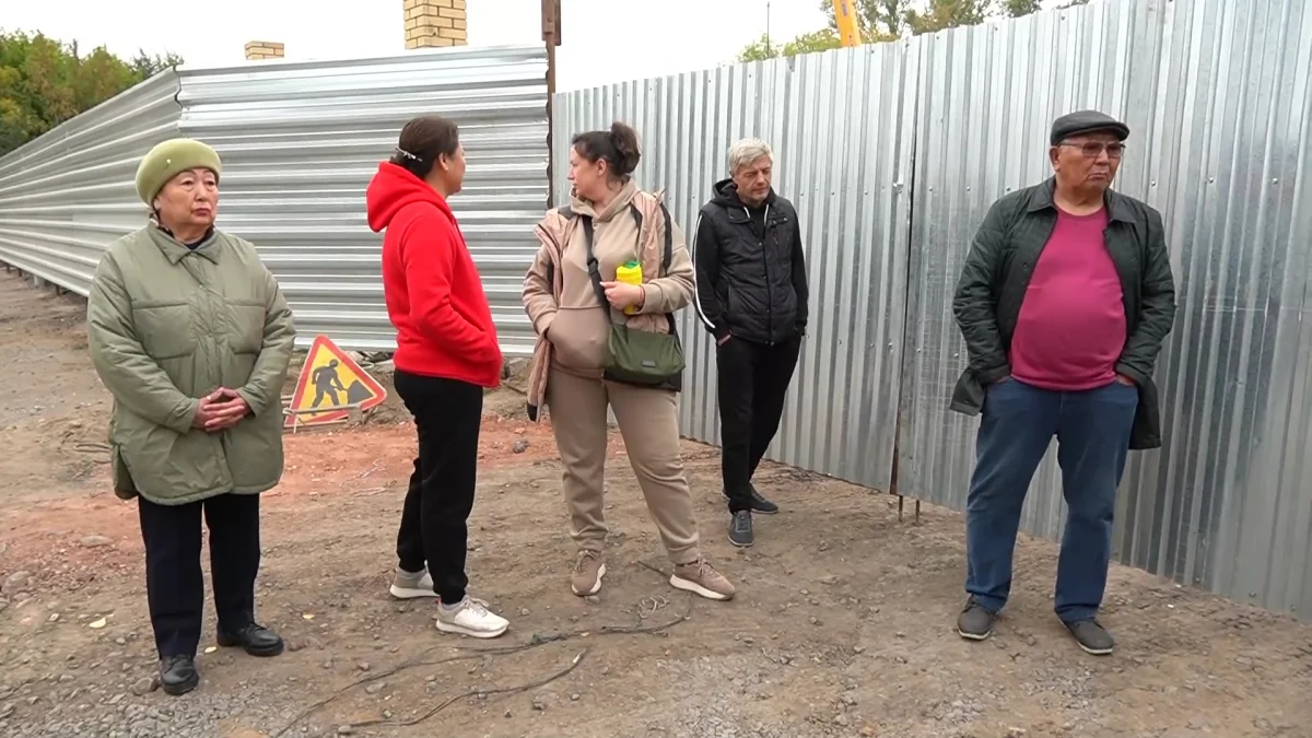 Жители Караганды против строительства высотного дома, возводимого в районе старых малоэтажек