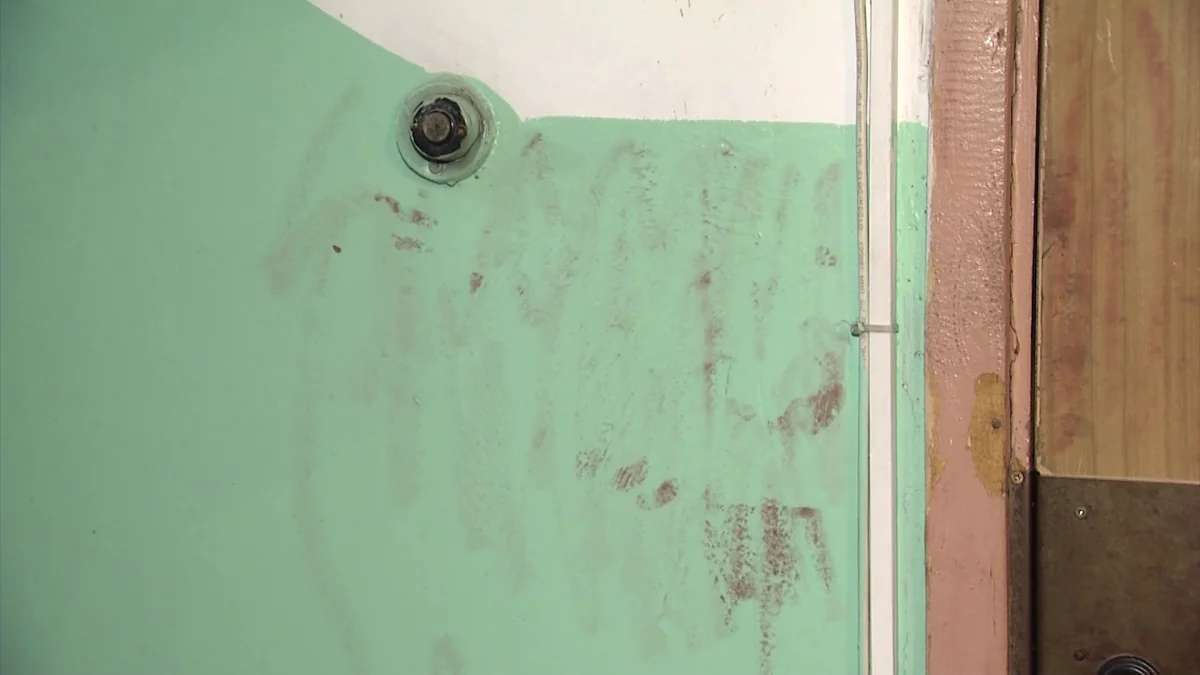 Найдено тело пожилой женщины в мусорном контейнере: под подозрением сын умершей