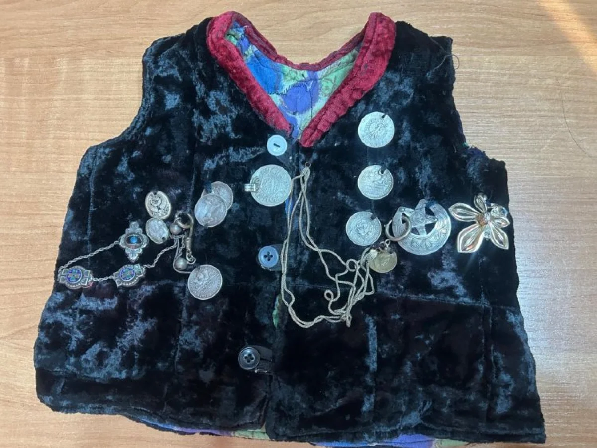 Павлодар музейінде бір ғасыр бұрын тігілген кеудеше сақтаулы