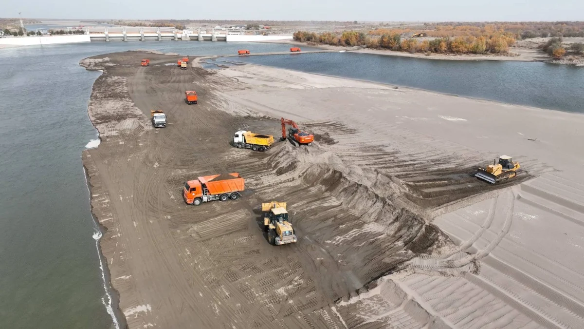 Көксарай су реттегішінен 60 мың текше метр құм мен қиыршық тас шығарылды