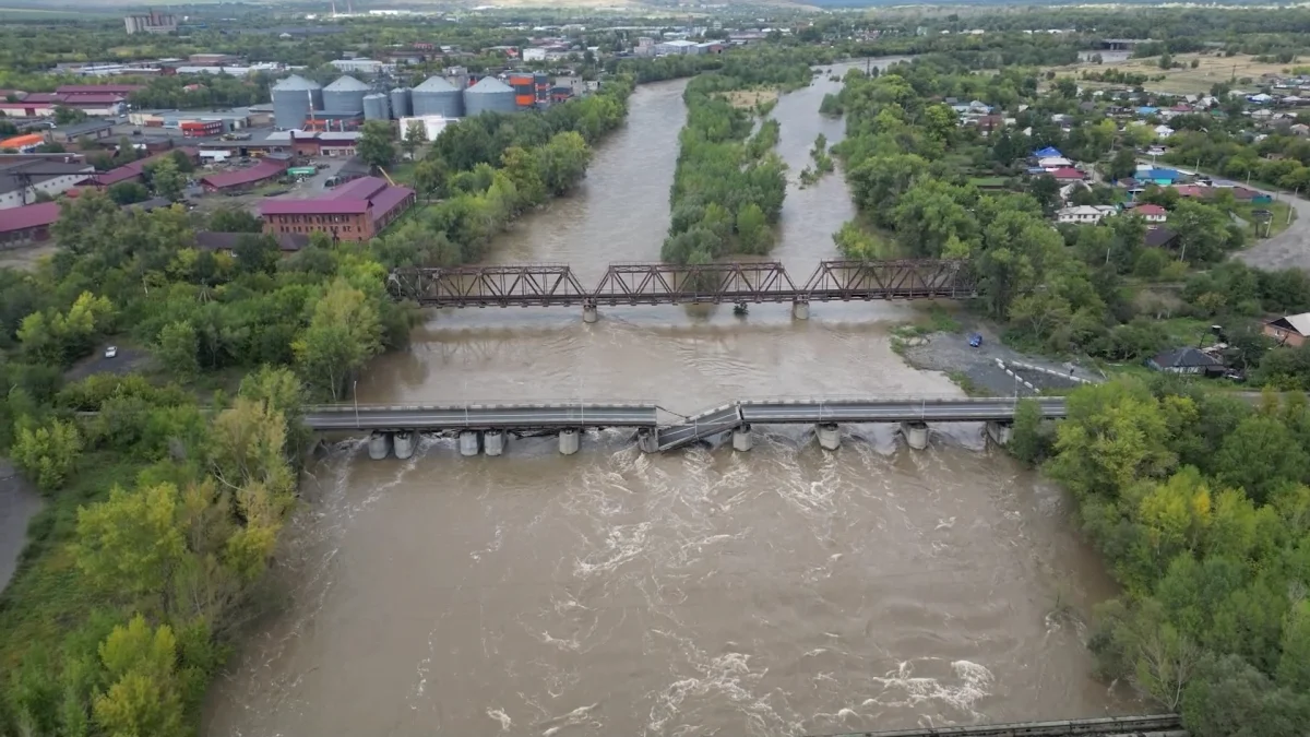 В Усть-Каменогорске срочно проектируют мост взамен рухнувшего