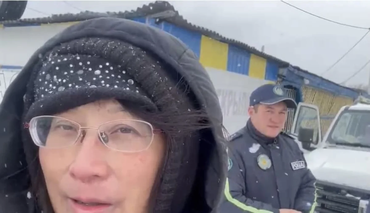 Китайская автопутешественница оказалась в ледяной ловушке в Костанайской области