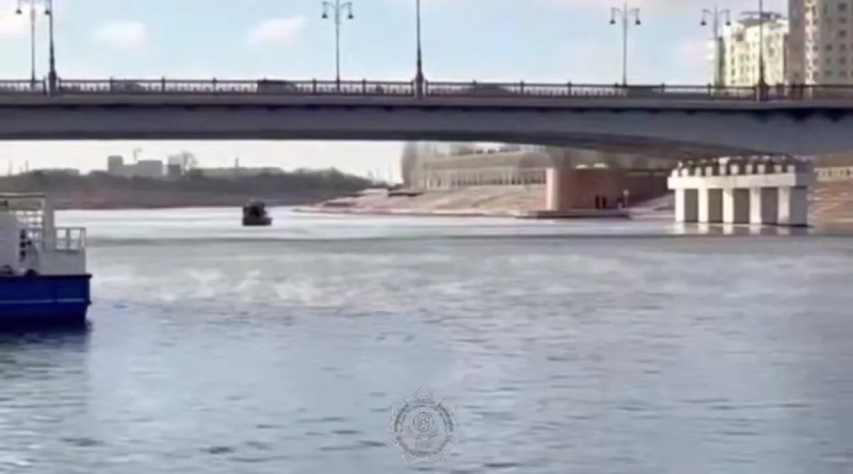 Астанчанин спрыгнул с моста