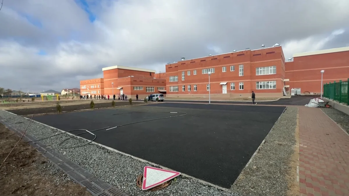 Атырау қаласының іргесіндегі орта мектеп құрылысы 5 жылдан бері бітпей тұр