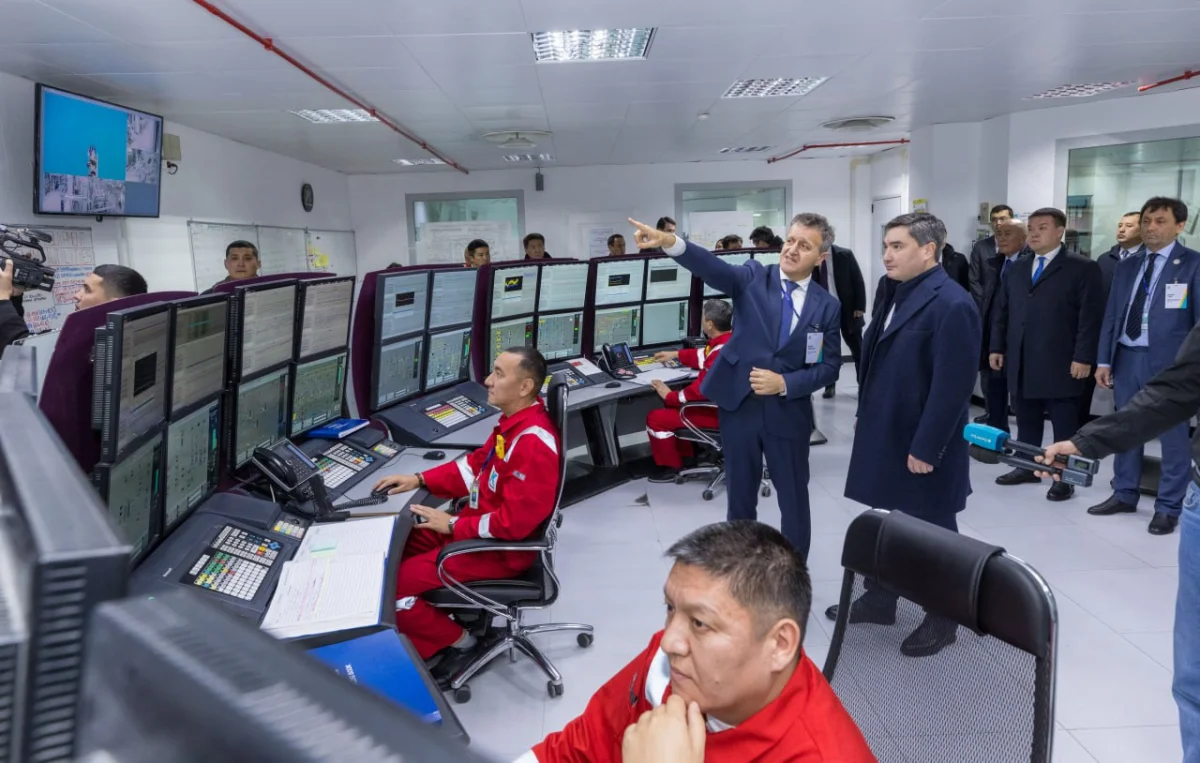 Премьер-министр проверил загруженность нефтегазовых производств на Западе Казахстана