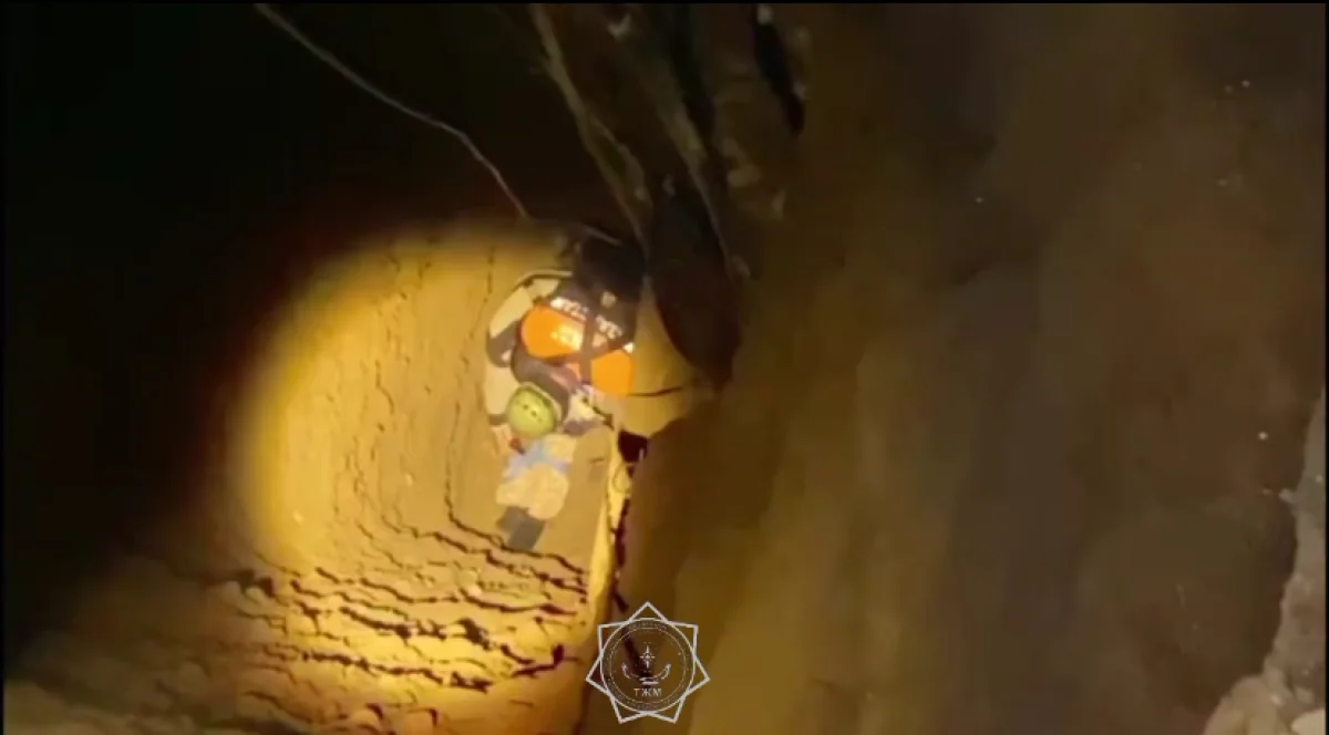 В Талдыкоргане мужчина упал в 14-метровый колодец во время ремонта водопровода