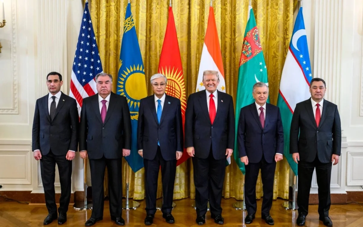 Орталық Азия мемлекеттері басшылары мен АҚШ Президентінің бірлескен суреті жарияланды
