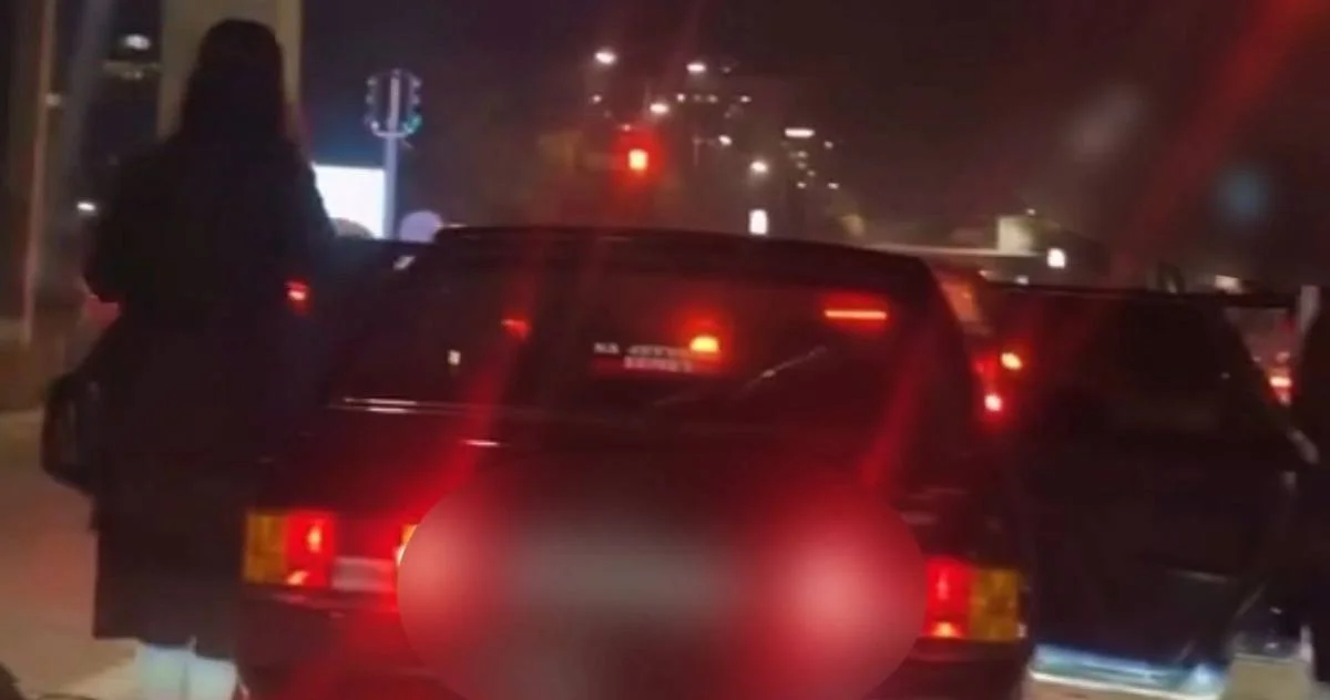 Танцы на светофоре обернулись штрафом: в Абайской области наказаны водитель и пассажиры (ВИДЕО)