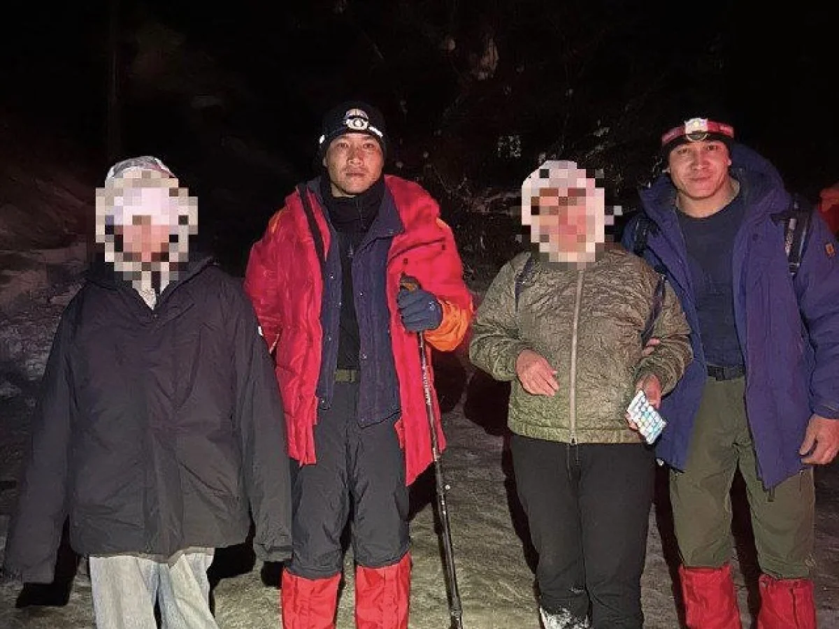 В горах Алматы спасли женщину с ребёнком