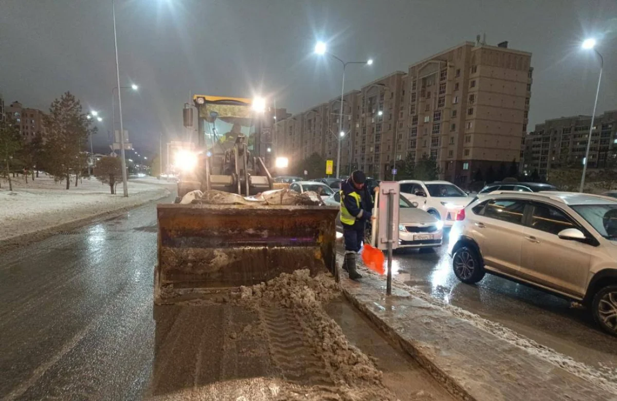 Почти 9000 грузовиков снега вывезли с улиц столицы после первых снегопадов